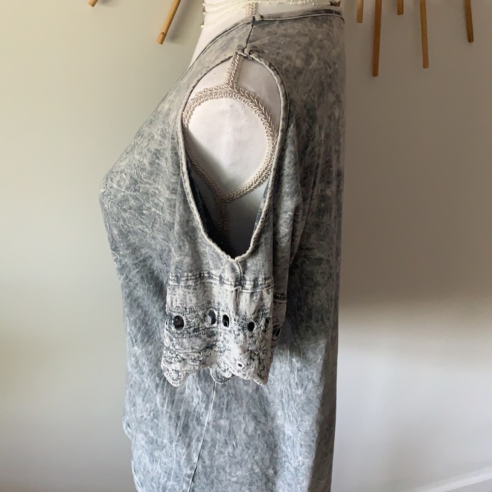 $3 American Age Cold shoulder Tee - Picture 3 of 6